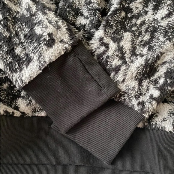 NWOT Athleta Tugga Sherpa Jacquard Hoodie Size Small - Picture 10 of 11